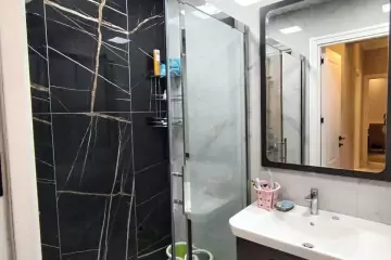 Satılır Yeni Tikili 2-ci Mikrorayonda