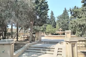 Satılır Yeni Tikili 2-ci Mikrorayonda