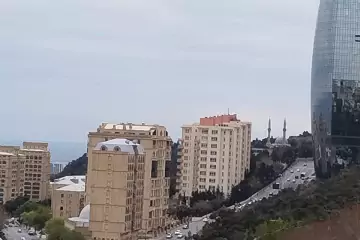 Satılır Köhnə Tikili İçərişəhərdə