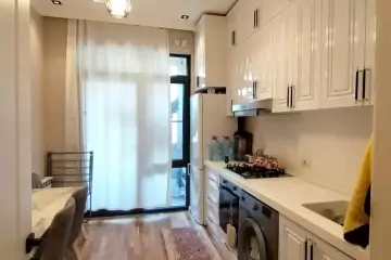 Satılır Yeni Tikili 2-ci Mikrorayonda