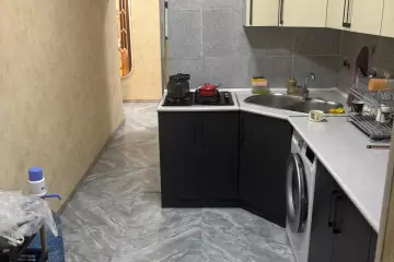 Satılır Köhnə Tikili Biləcəridə