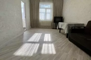 Satılır Köhnə Tikili 2-ci Mikrorayonda