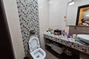 Satılır Yeni Tikili Elmler Akademiyasıda
