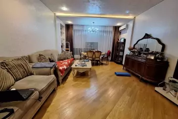 Satılır Yeni Tikili Elmler Akademiyasıda