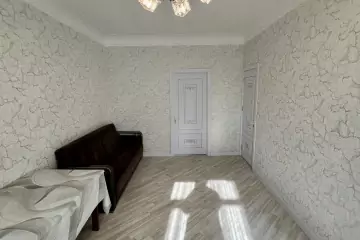 Satılır Köhnə Tikili 2-ci Mikrorayonda