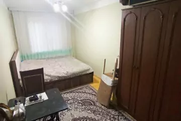 Satılır Köhnə Tikili 4-cü Mikrorayonda
