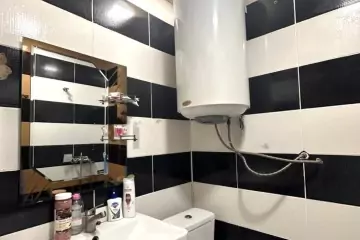 Satılır Yeni Tikili Qurtuluş 93da