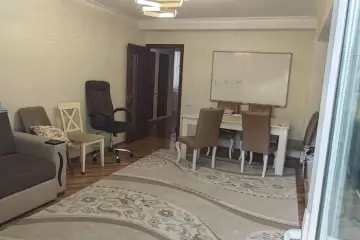 Aylıq Kirayə Köhnə Tikili Gənclik Mallda