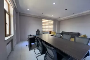 Satılır Ofis 7-ci Mikrorayonda
