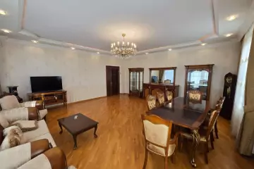 Aylıq Kirayə Yeni Tikili Mərkəzdə