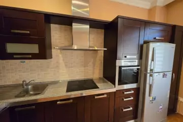 Aylıq Kirayə Yeni Tikili Mərkəzdə