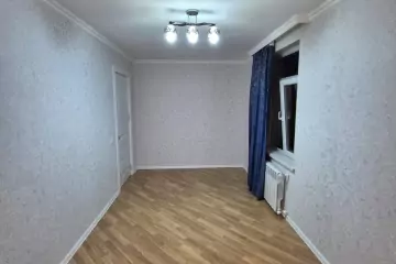 Satılır Köhnə Tikili 8-ci Kilometrdə