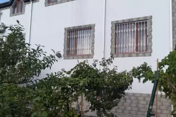 Satılır Həyət Evi Buzovnada