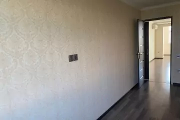 Satılır Köhnə Tikili 8-ci Kilometrdə
