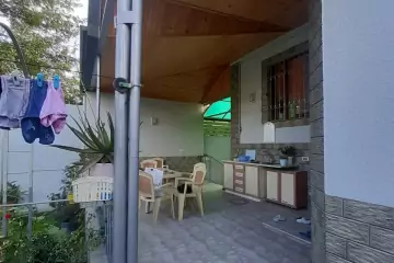 Satılır Həyət Evi Buzovnada