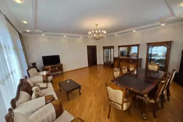 Aylıq Kirayə Yeni Tikili Mərkəzdə