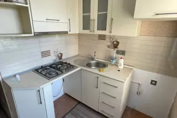 Satılır Köhnə Tikili 8-ci Kilometrdə