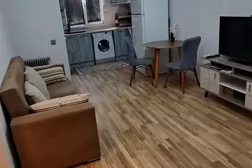 Aylıq Kirayə Köhnə Tikili Dostluq Kinoteatrında