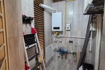 Satılır Yeni Tikili Elmler Akademiyasıda