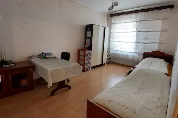 Satılır Köhnə Tikili Elmler Akademiyasıda