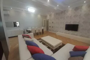 Aylıq Kirayə Yeni Tikili Elmler Akademiyasıda