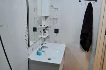 Aylıq Kirayə Köhnə Tikili Dostluq Kinoteatrında