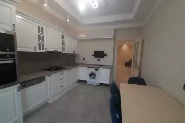 Aylıq Kirayə Yeni Tikili Elmler Akademiyasıda