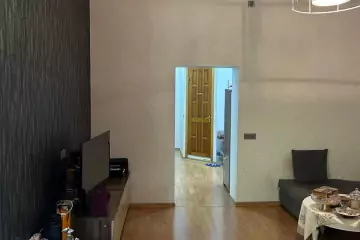 Satılır Köhnə Tikili Nəsimi Bazarında