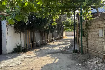 Satılır Həyət Evi Buzovnada