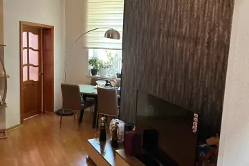 Satılır Köhnə Tikili Nəsimi Bazarında