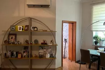 Satılır Köhnə Tikili Nəsimi Bazarında