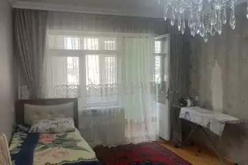 Satılır Köhnə Tikili Elmler Akademiyasıda