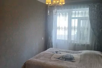 Satılır Köhnə Tikili Elmler Akademiyasıda