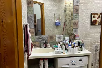 Satılır Köhnə Tikili Nəsimi Bazarında
