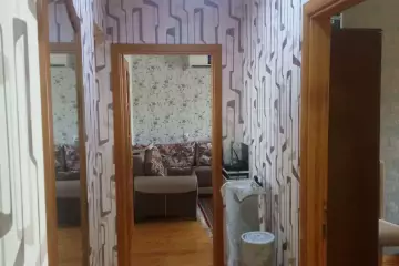 Satılır Köhnə Tikili Elmler Akademiyasıda
