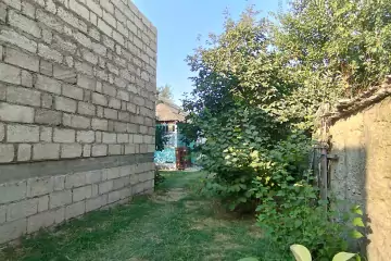 Satılır Bağ Evi Xudat şəhərida
