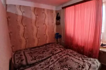 Satılır Köhnə Tikili Elmler Akademiyasıda