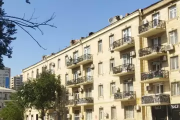 Satılır Köhnə Tikili Cavanşir Küçəsində