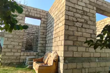 Satılır Bağ Evi Xudat şəhərida