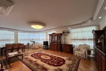 Satılır Yeni Tikili Elmler Akademiyasıda