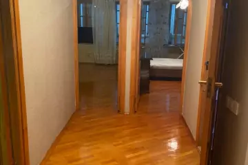 Satılır Köhnə Tikili Elmler Akademiyasıda