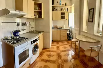 Aylıq Kirayə Yeni Tikili Beşmərtəbədə