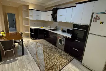 Satılır Yeni Tikili Yeni Yasamalda