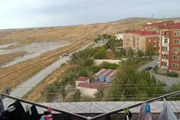 Satılır Yeni Tikili Masazırda
