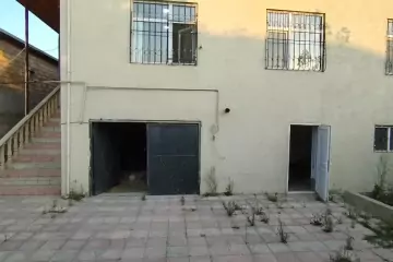 Satılır Həyət Evi Sabunçu Qəsəbəsida 