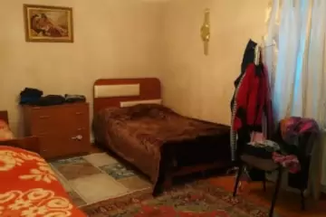 Satılır Həyət Evi Univermaqda
