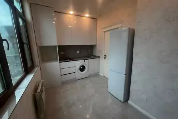Aylıq Kirayə Köhnə Tikili Mərkəzdə