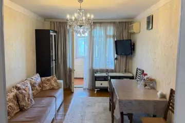 Satılır Köhnə Tikili 8-ci Kilometrdə