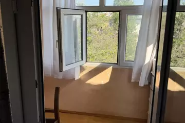 Satılır Köhnə Tikili 8-ci Kilometrdə