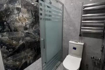Aylıq Kirayə Köhnə Tikili Mərkəzdə